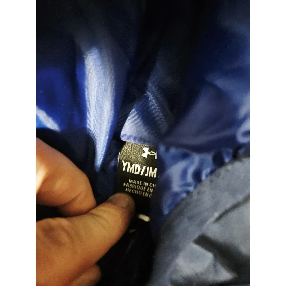 NWT Under Armour Puffer Vest Blue Boys Size YMD Hooded Winter Cozy Zip‎